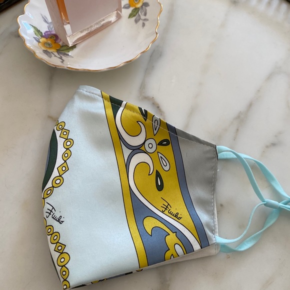 Luxury Face Mask Made From Authentic Emilio Pucci - Picture 5 of 7